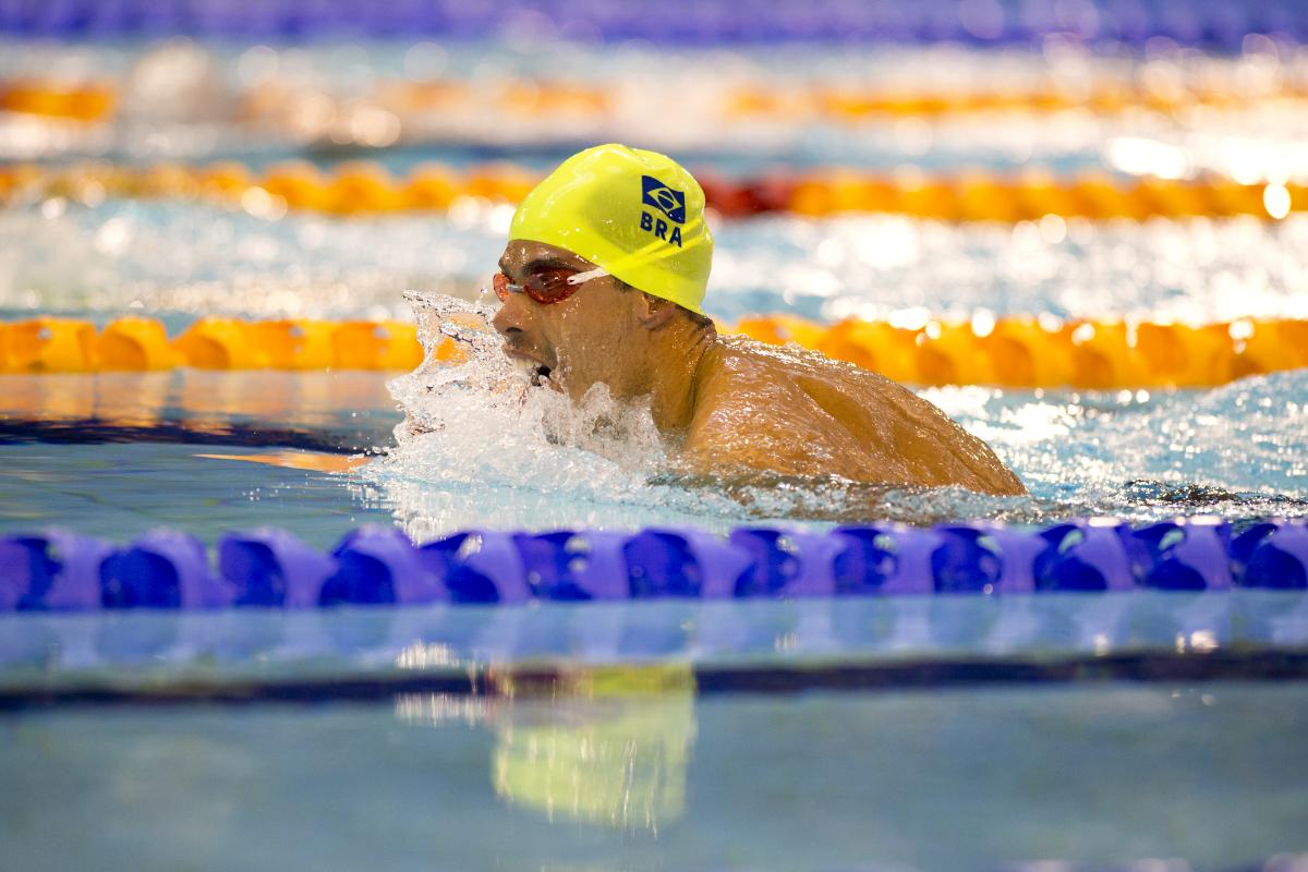 Daniel Dias competes in the Men's 100m Breaststroke SB4 at the 2015 IPC Swimming World Championships in Glasgow