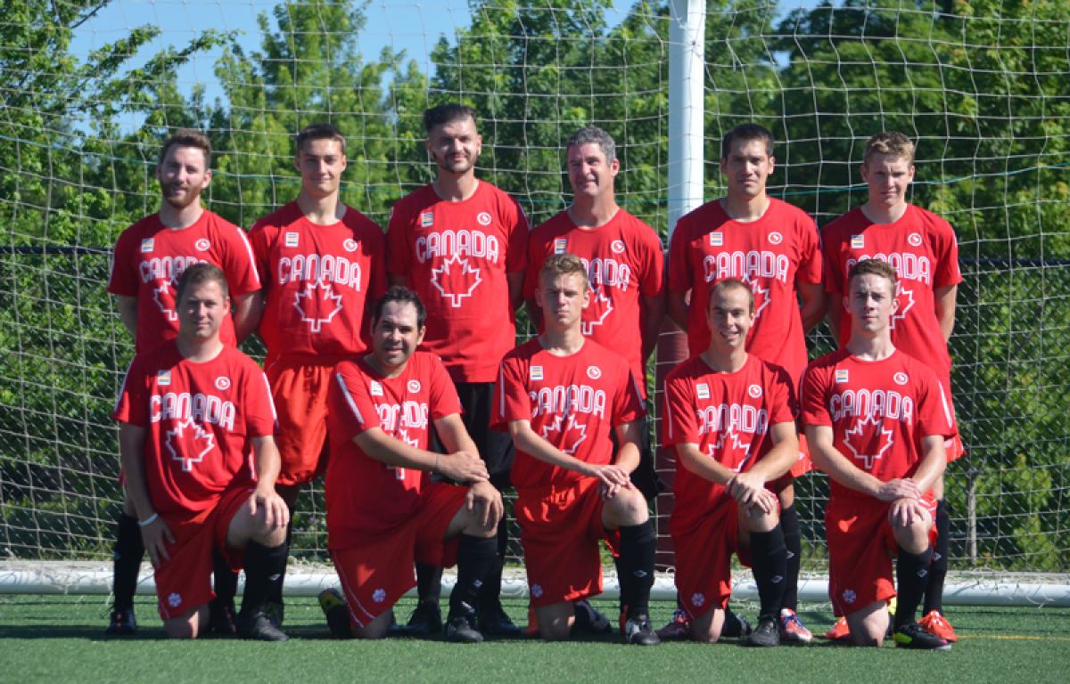 Canada Football 7 Group picture of a football team
