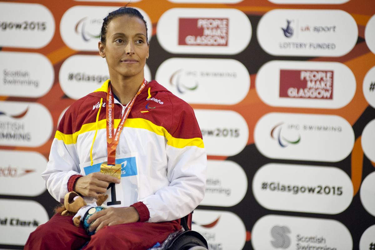 Teresa Perales with her gold medal after success at Glasgow 2015.