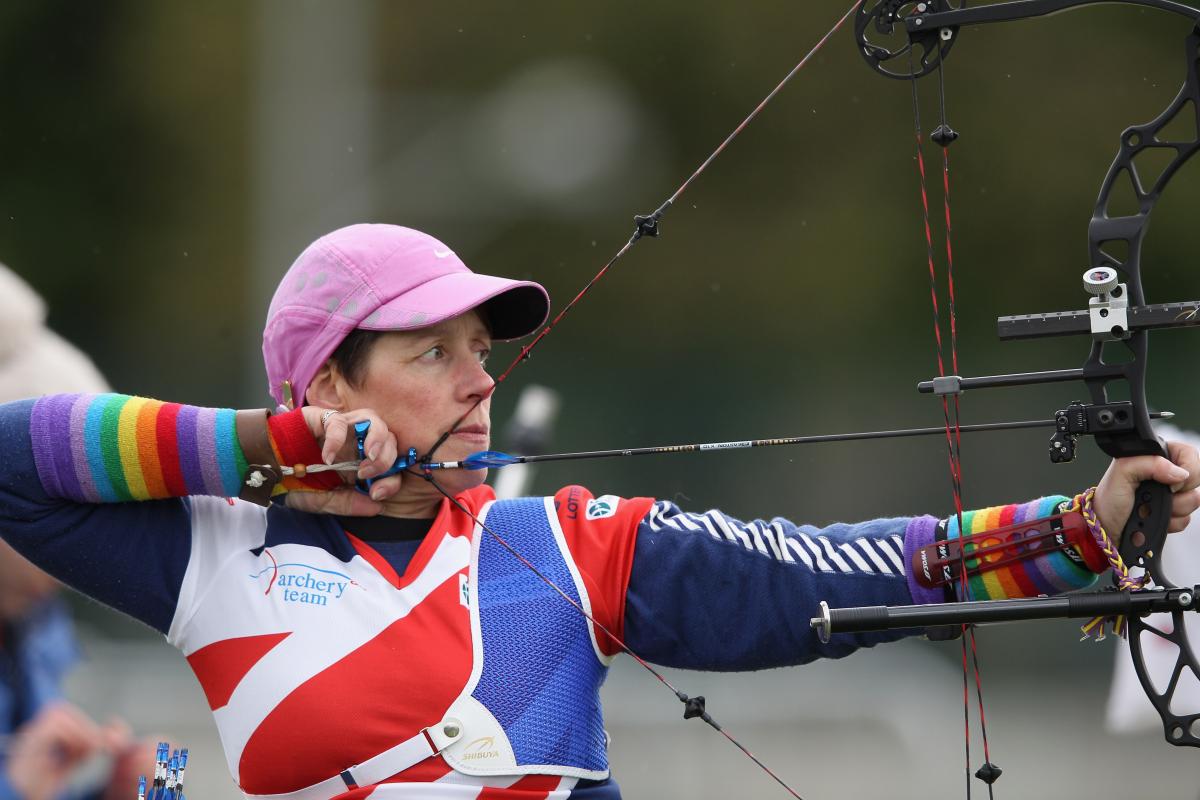 Female archer competing 