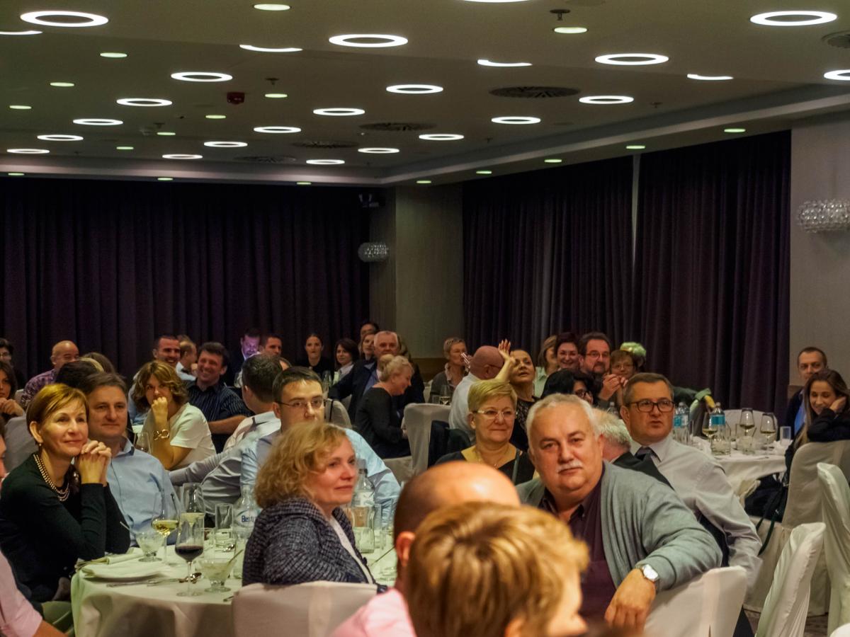 Foundation Paralympian - Croatia - Dinner in the dark People sitting on tables in a room