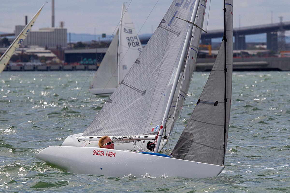 Head of a woman in a sailing boat