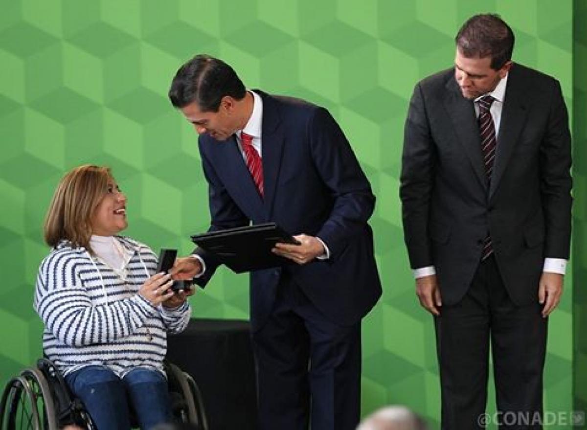 Amalia Perez was presented with her third National Sports Award Paralympic champion Amalia Perez was presented with her third National Sports Award by Enrique Pena Nieto, President of Mexico.