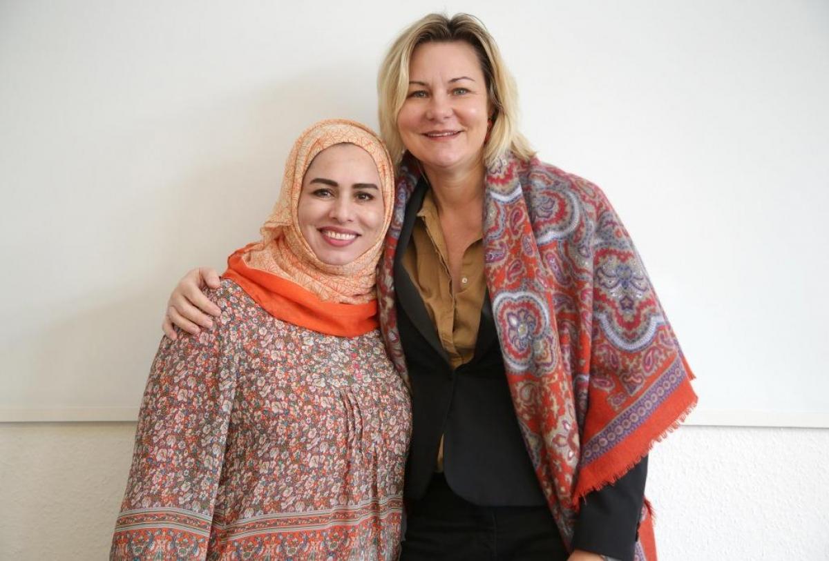 Majida Sabir Albalushi from the Oman Paralympic Committee and Petra Huber from the Austrian Paralympic Committee 