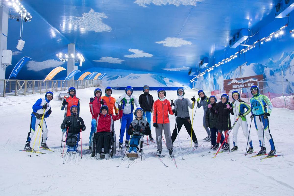 Cross-country - Brazil - development Group of skiers