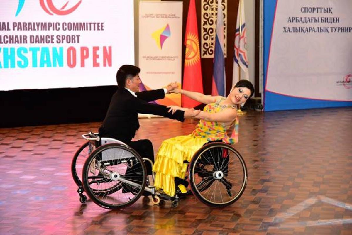 Lin Hsin Yu - Chinese Taipei - wheelchair dance sport Man and woman in wheelchairs dancing