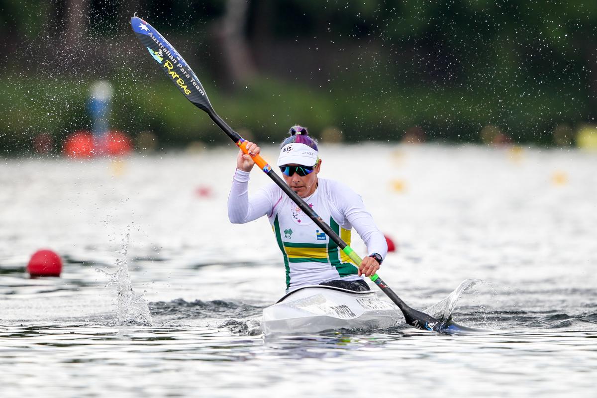 Amanda Reynolds - Australia canoe Woman paddles in kayak