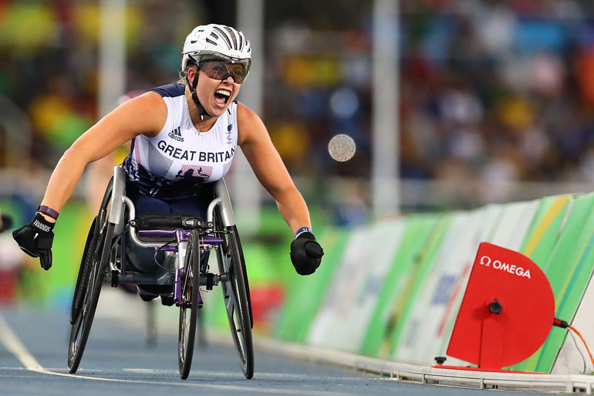 Hannah Cockroft of Great Britain competes in the Women's 800m - T34