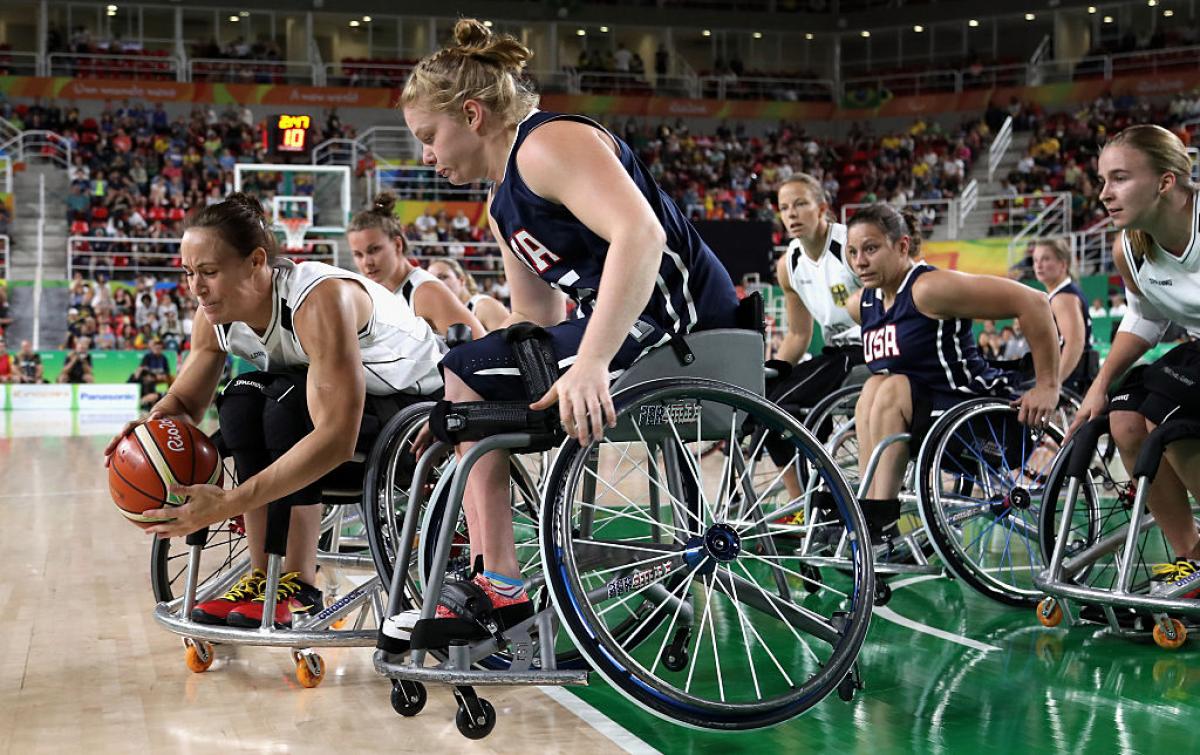 Rose Hollermann - USA - wheelchair basketball - Rio 2016 Two women in wheelchairs on the basketball court