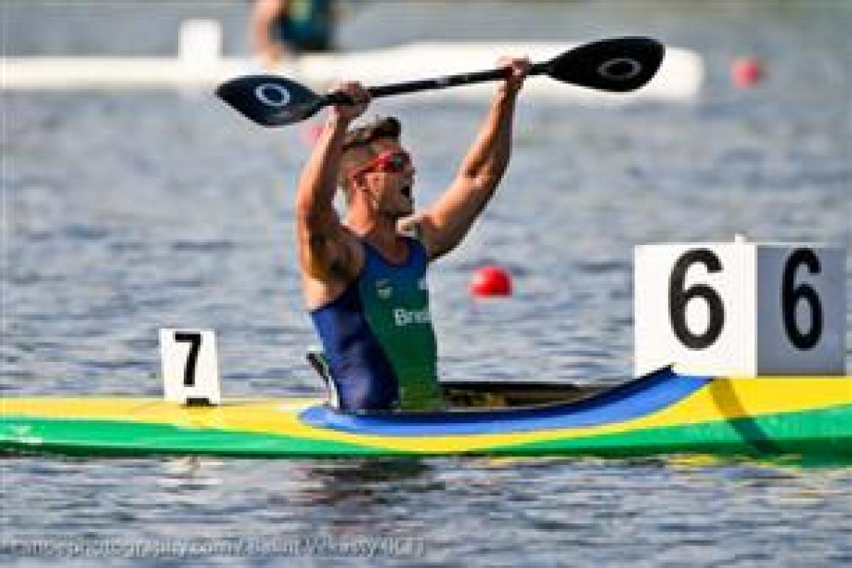 Fernando Fernandes canoeist on water