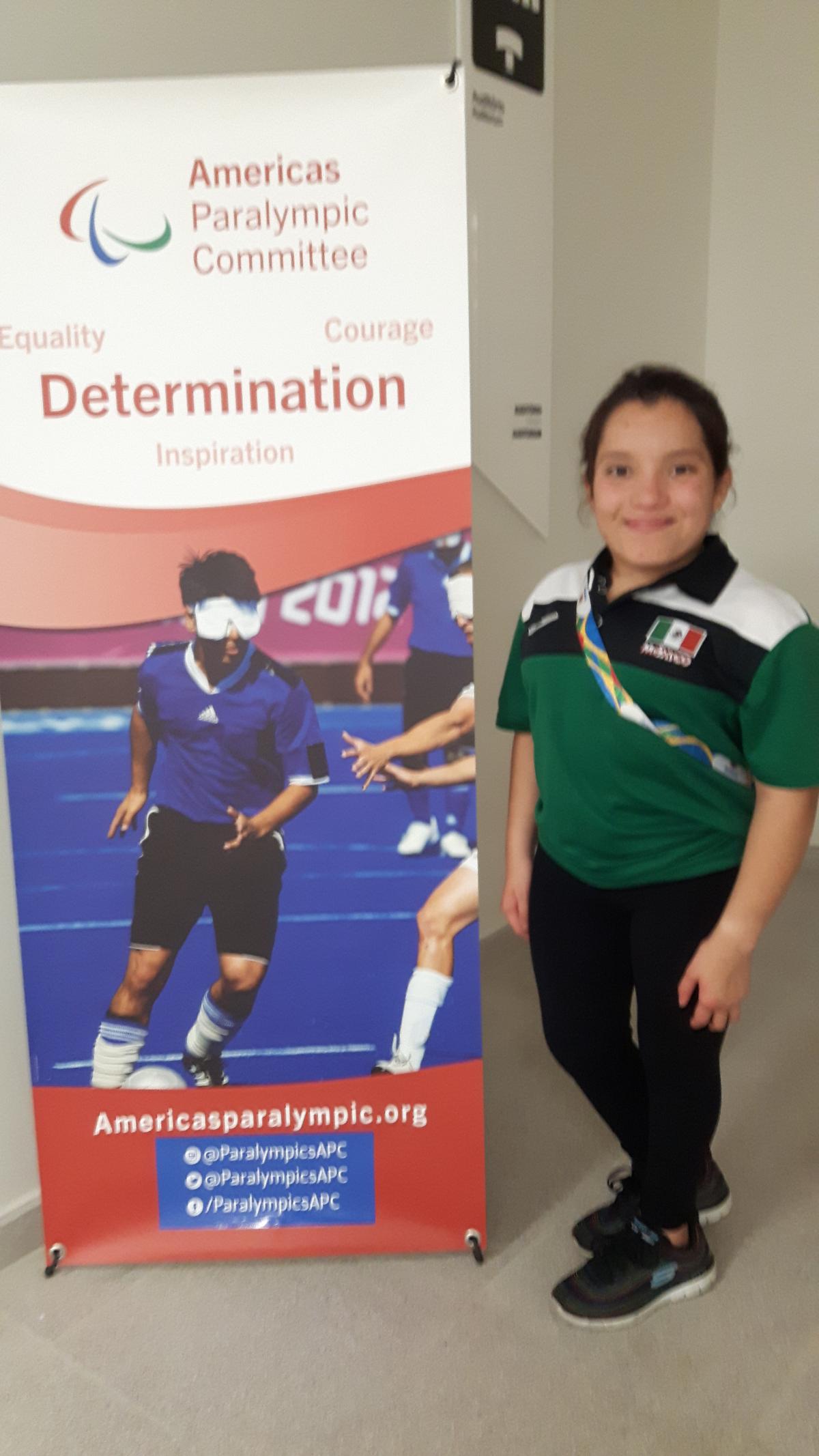 Mexican Valeria Lopez - swimming Short-statured Mexican swimmer poses for photo