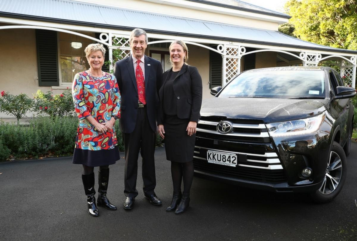 Kereyn Smith, CEO of the New Zealand Olympic Committee, Alistair Davis, CEO of Toyota New Zealand and Fiona Allan, CEO of Paralympics New Zealand.