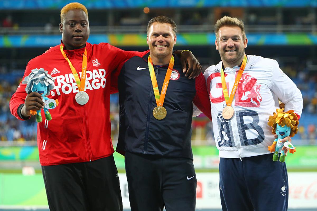 David Blair man throws discus