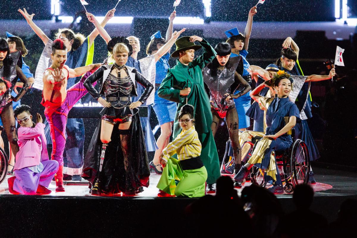 Japanese dancers in colourful costumes