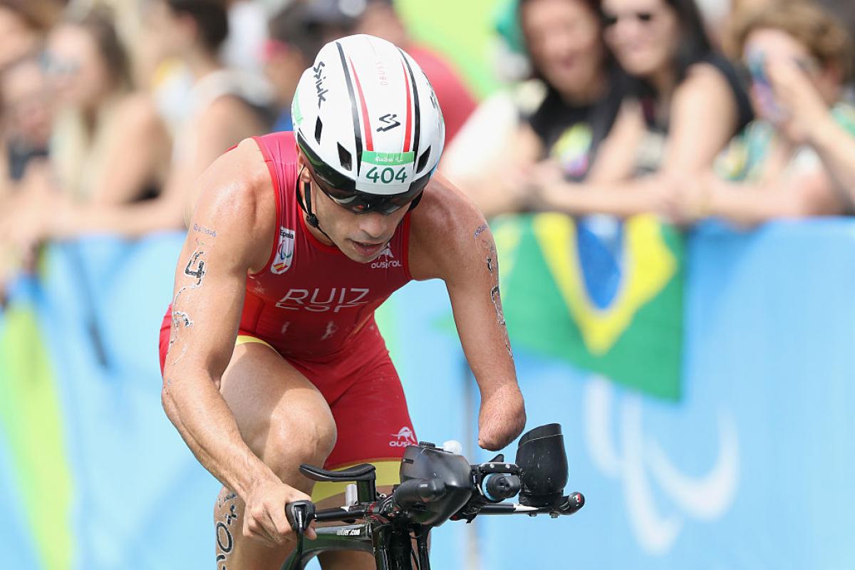 Jairo Ruiz Lopez - Rio 2016 man rides a bike