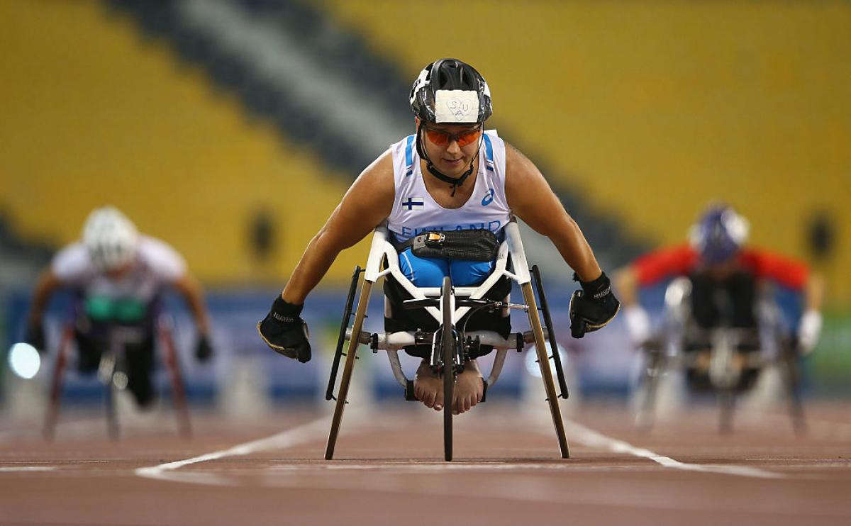 Toni Piispanen a wheelchair rcaer on the track