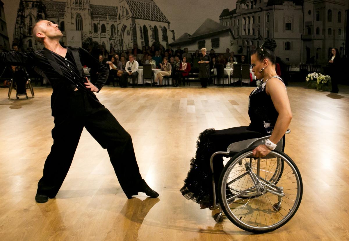 a Para dance sport couple perform