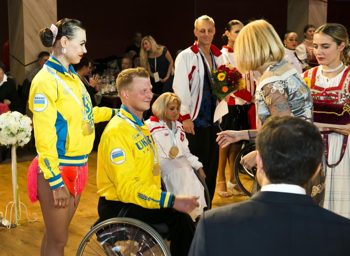 a Para dancer receives his medal