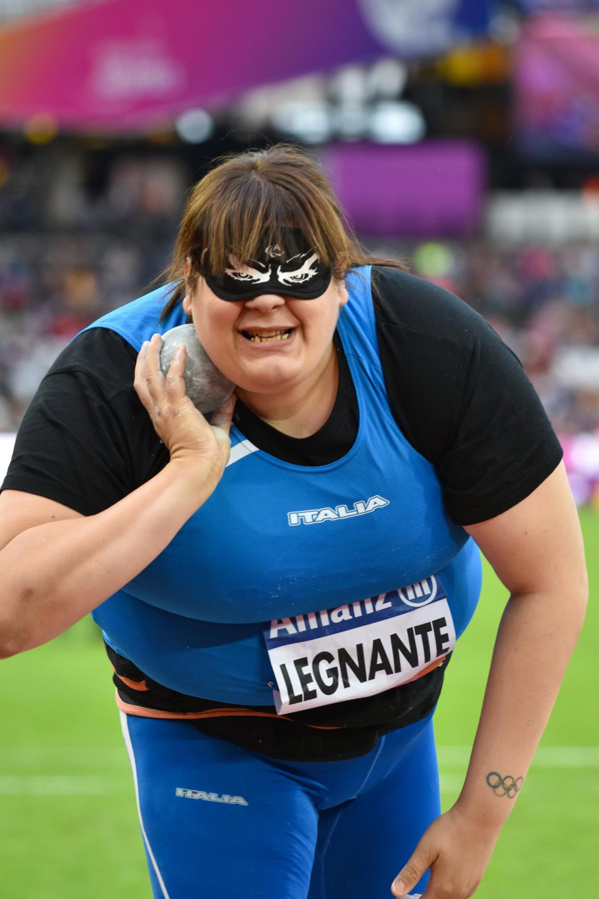 Assunta Legnante conmpeting in the shot put at the London 2017 World Para Athletics Championships