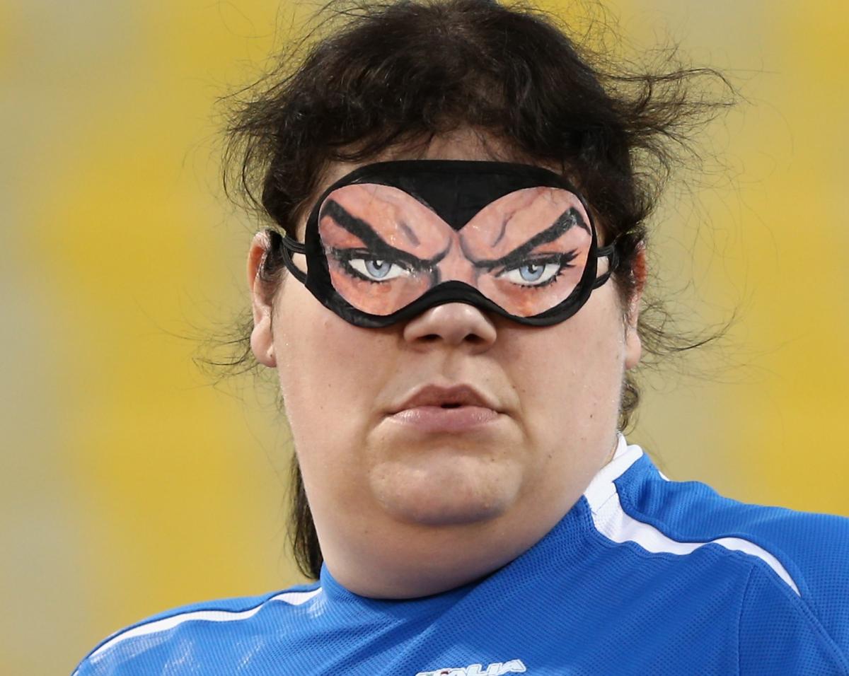 female Italian thrower Assunta Legnante wearing her eye mask before a throw