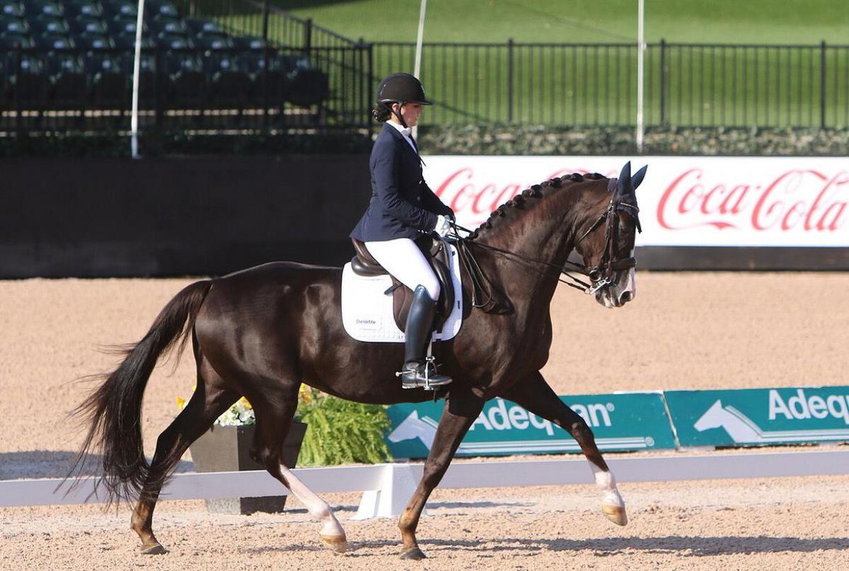 Annie Peavy - United States - Para equestrian Woman riding a horse
