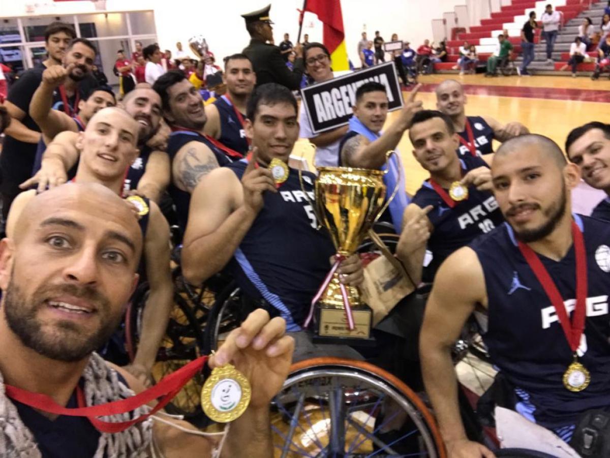 Selfie of Argnetina men's wheelchair basketball team after their gold medal victory
