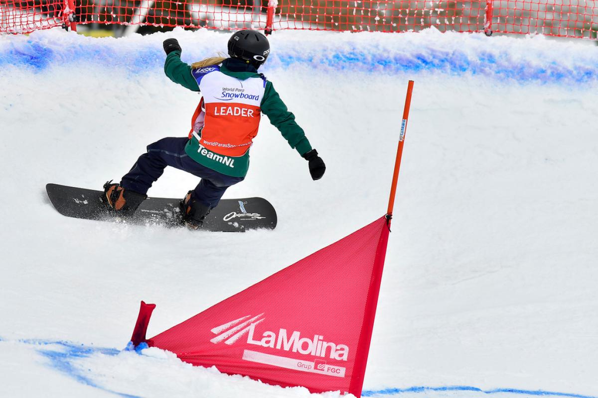 Lisa Bunschoten - La Molina female Para snowboarder Lisa Buschoten on the slope