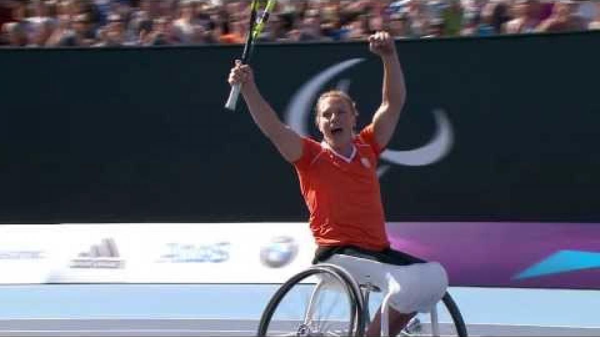 Esther Vergeer wins Best Female at 2013 Paralympic Sport Awards