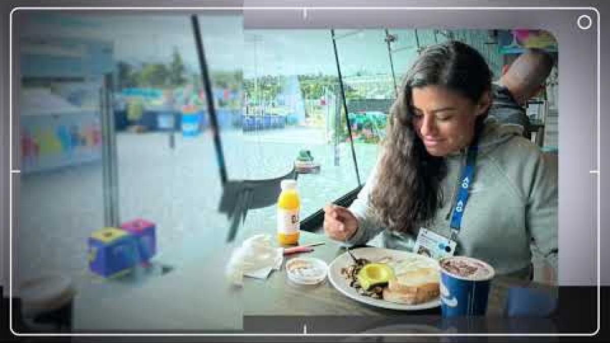 Video Thumbnail of Macarena Cabrillana eating a meal. 
