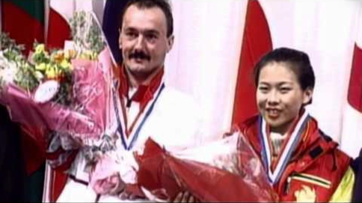 Bibian Mentel-Spee and Toby Kane recieve Whang Youn Dai Achievment Award